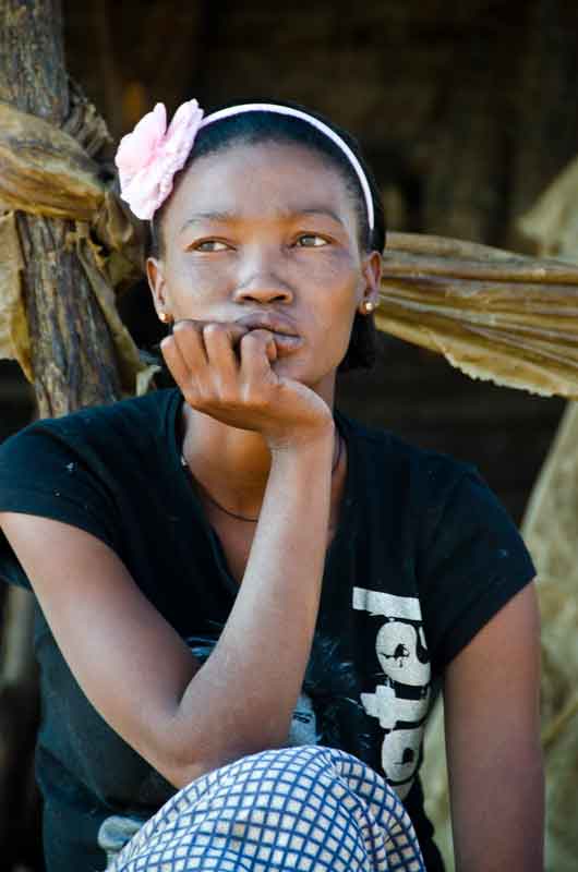 02 - Namibia - Tsintsabis - mujer Bosquimana